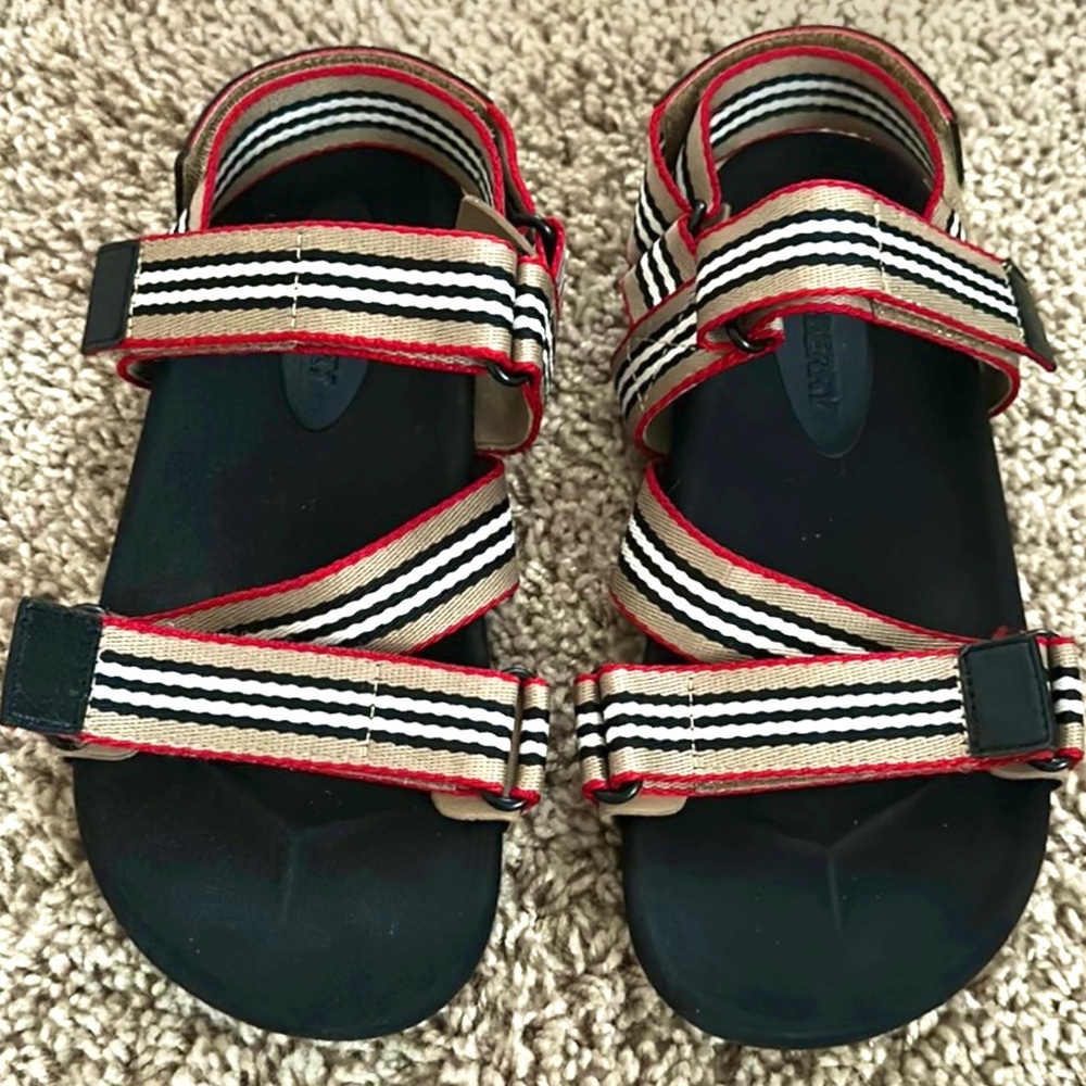 BURBERRY Kids Striped Beige and Red Sandals